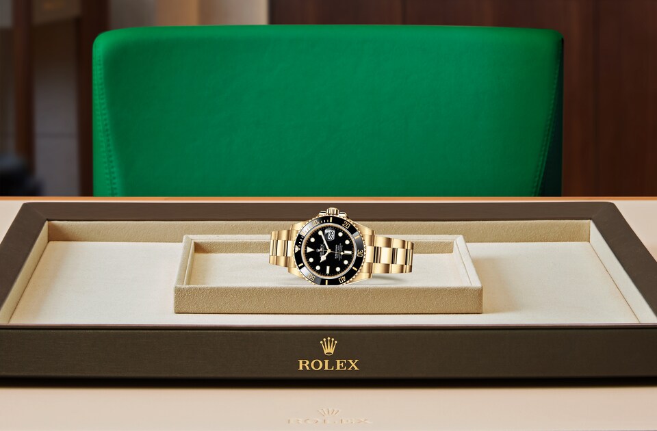 Rolex Submariner | Submariner Date | Dark dial | Unidirectional Rotatable Bezel | Black dial | 18 ct yellow gold | Men Watch | Rolex Official Retailer - THE TIME PLACE SG