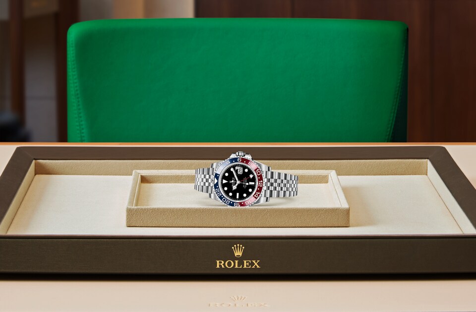 Rolex GMT-Master II | GMT-Master II | Dark dial | 24-Hour Rotatable Bezel | Black dial | Oystersteel | Men Watch | Rolex Official Retailer - THE TIME PLACE SG
